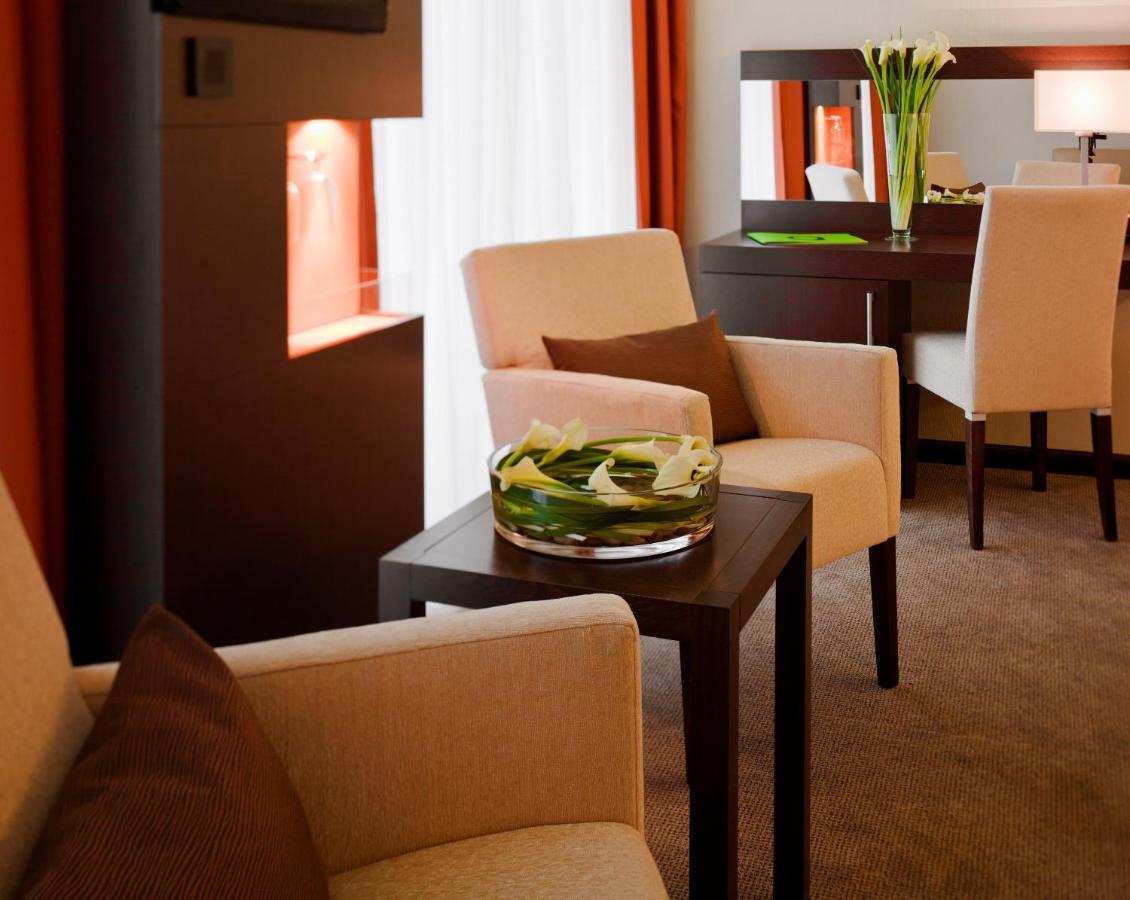 Abacus Business & Wellness Hotel Herceghalom Esterno foto
