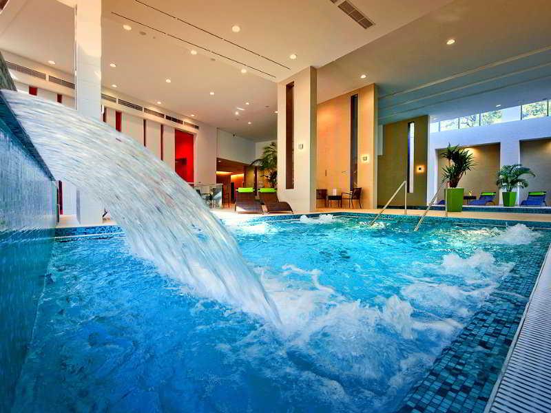 Abacus Business & Wellness Hotel Herceghalom Esterno foto