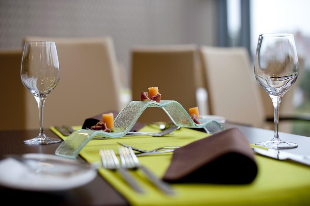 Abacus Business & Wellness Hotel Herceghalom Esterno foto